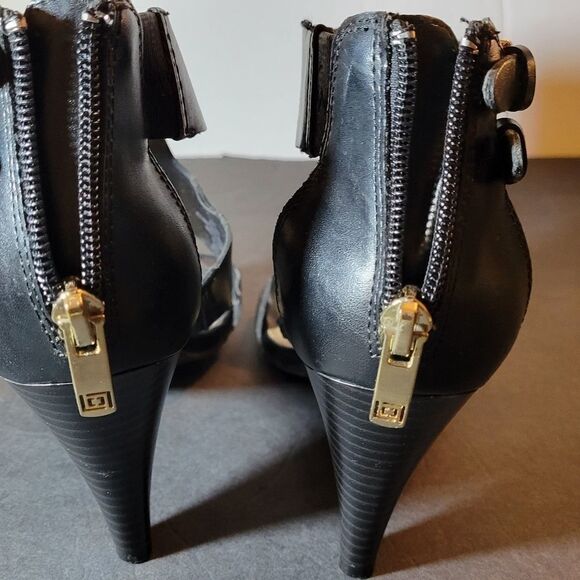 WOMEN"S BLACK OPEN TOE WITH BACK ZIPPER SANDAL - Picture 8 of 15